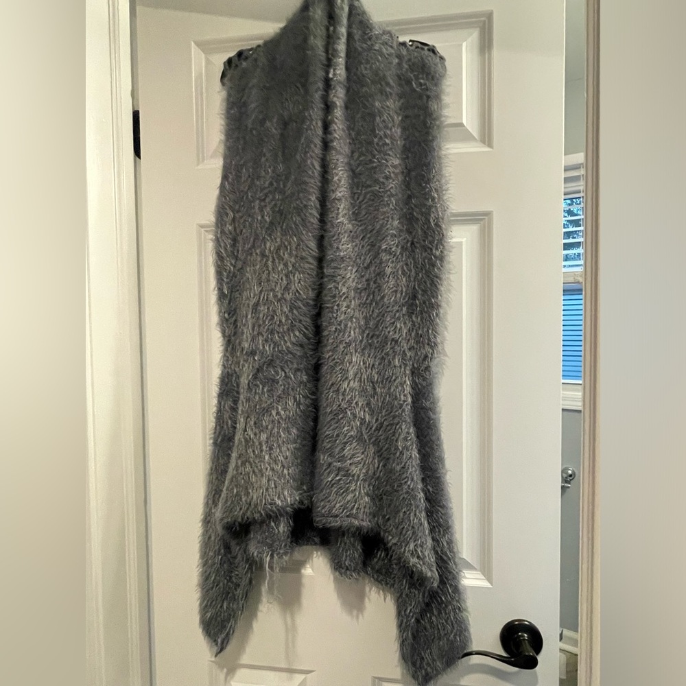 Essio Cozy fluffy vest. Size XL. Grey - Picture 3 of 3